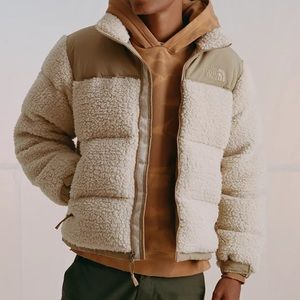 BRAND NEW** THE NORTH FACE NUPTSE SHERPA PUFFER JACKET